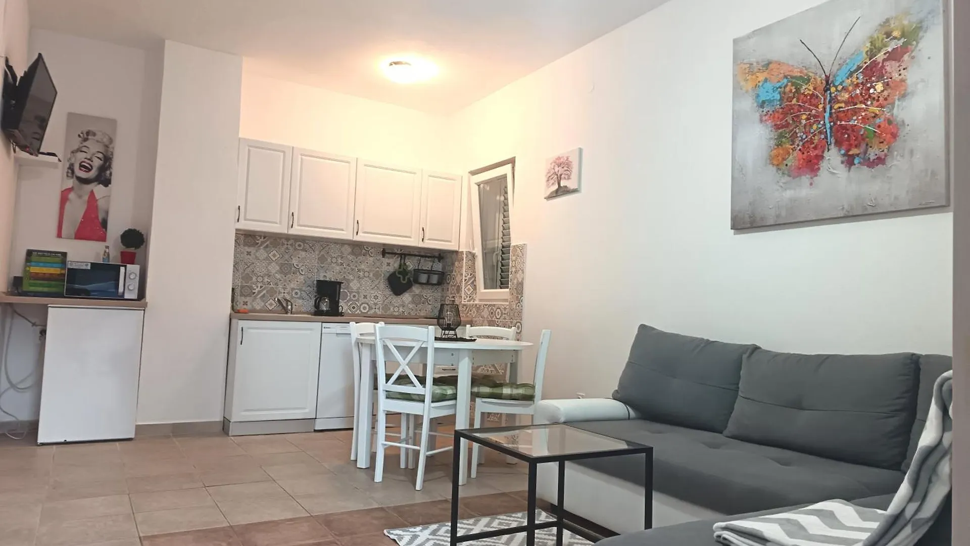 Lara - Apartment Near The Beach Vrbnik