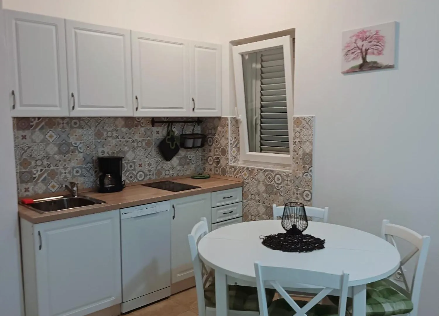 Lara - Apartment Near The Beach Vrbnik