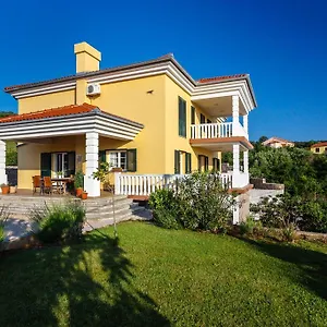 Mirela Bed & Breakfast